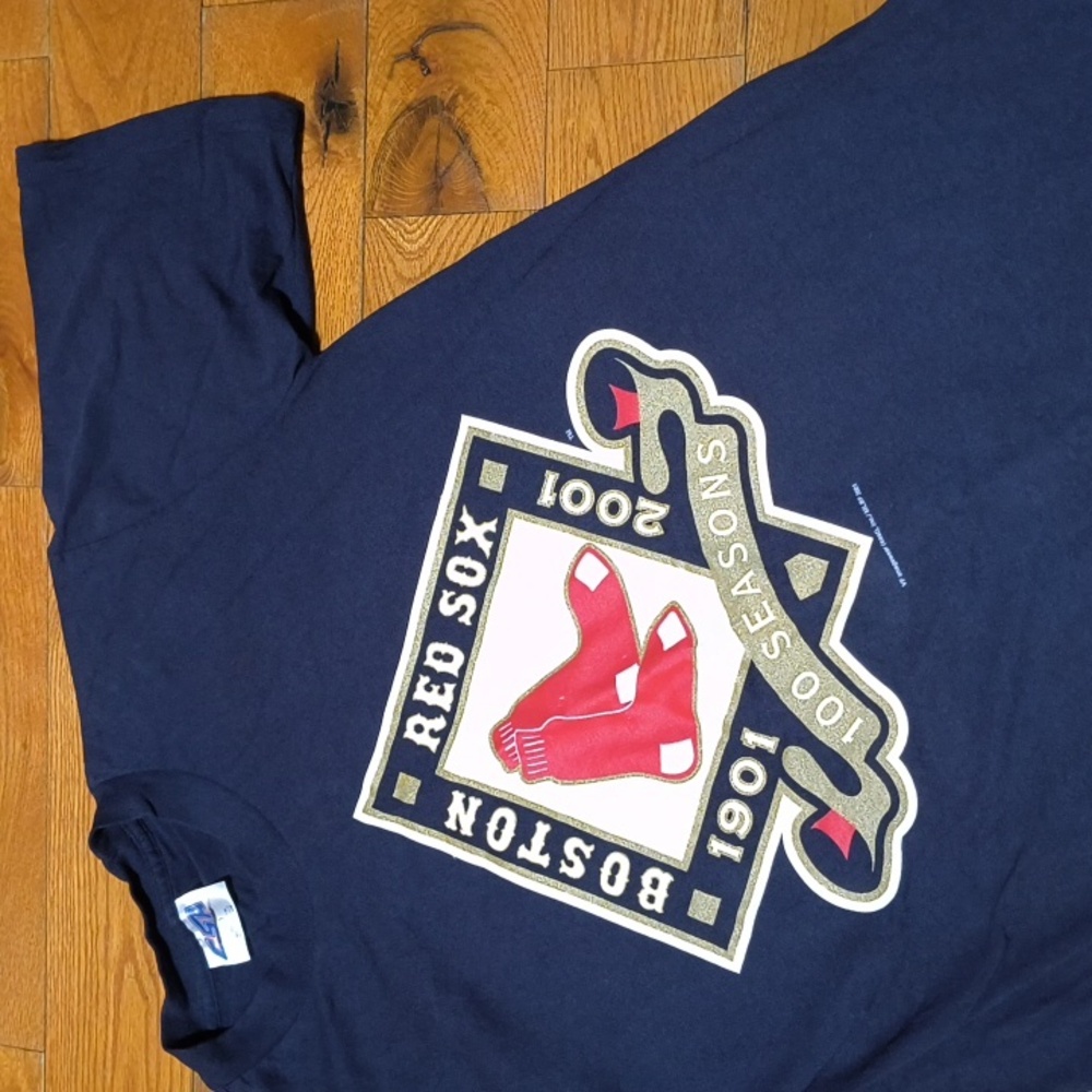 🧦2001 Boston Red Sox Tee